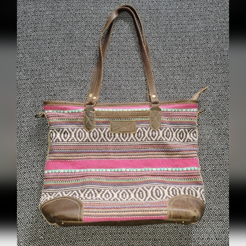 Myra bag